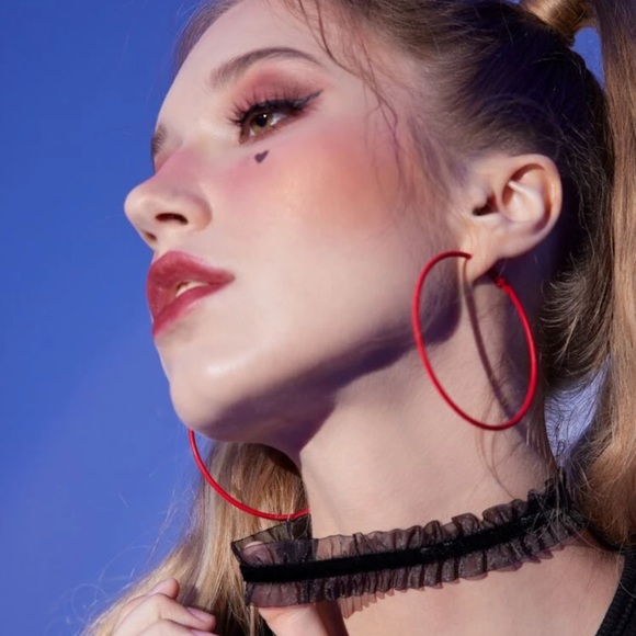 ๐ Lovely ruffle mesh hem lace delicate choker! ๐ - Picture 8 of 8